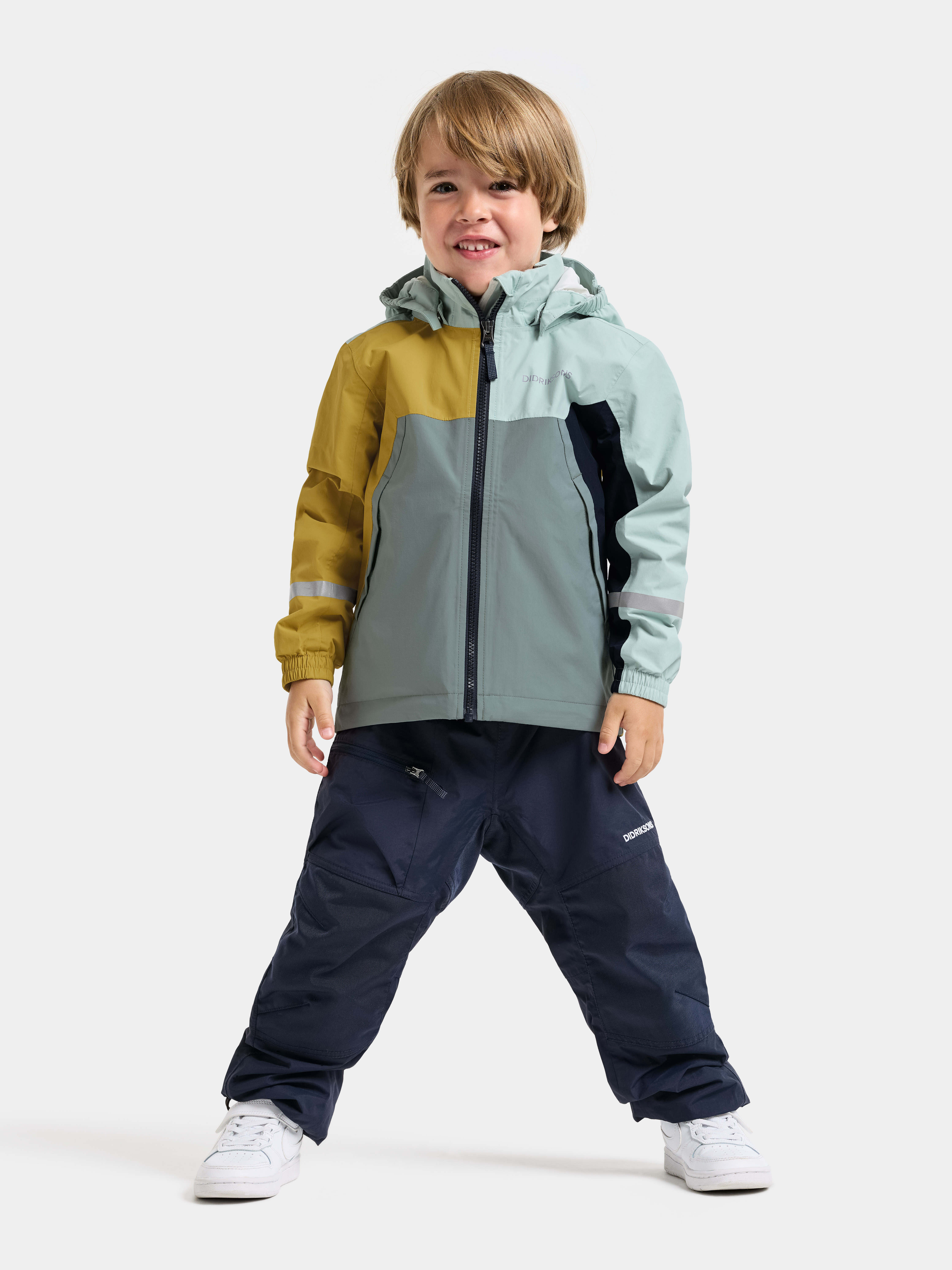 pilvi_kids_jacket_2_506168_M11_10front2_m261.jpg